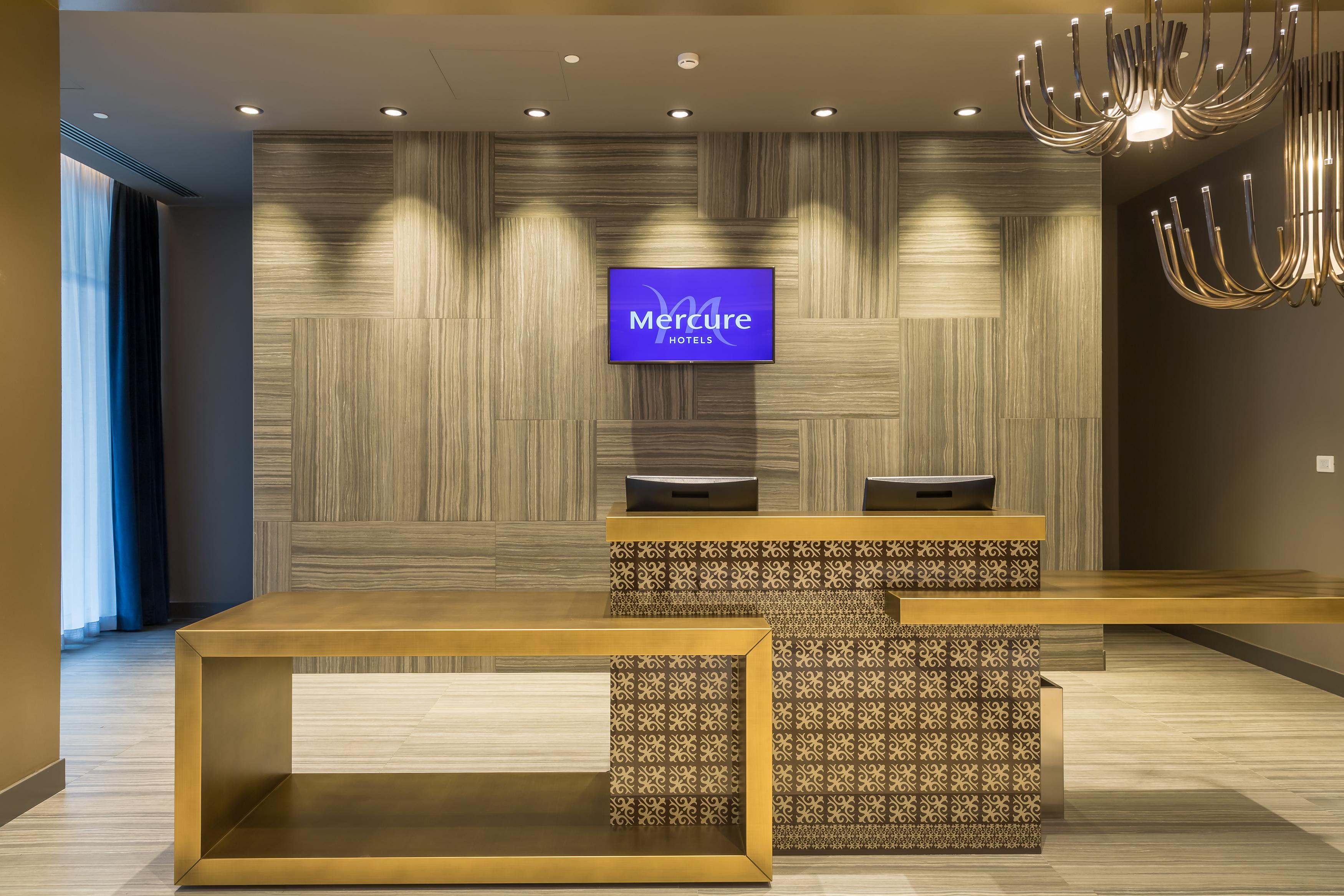 Mercure Almaty City Center Exterior foto
