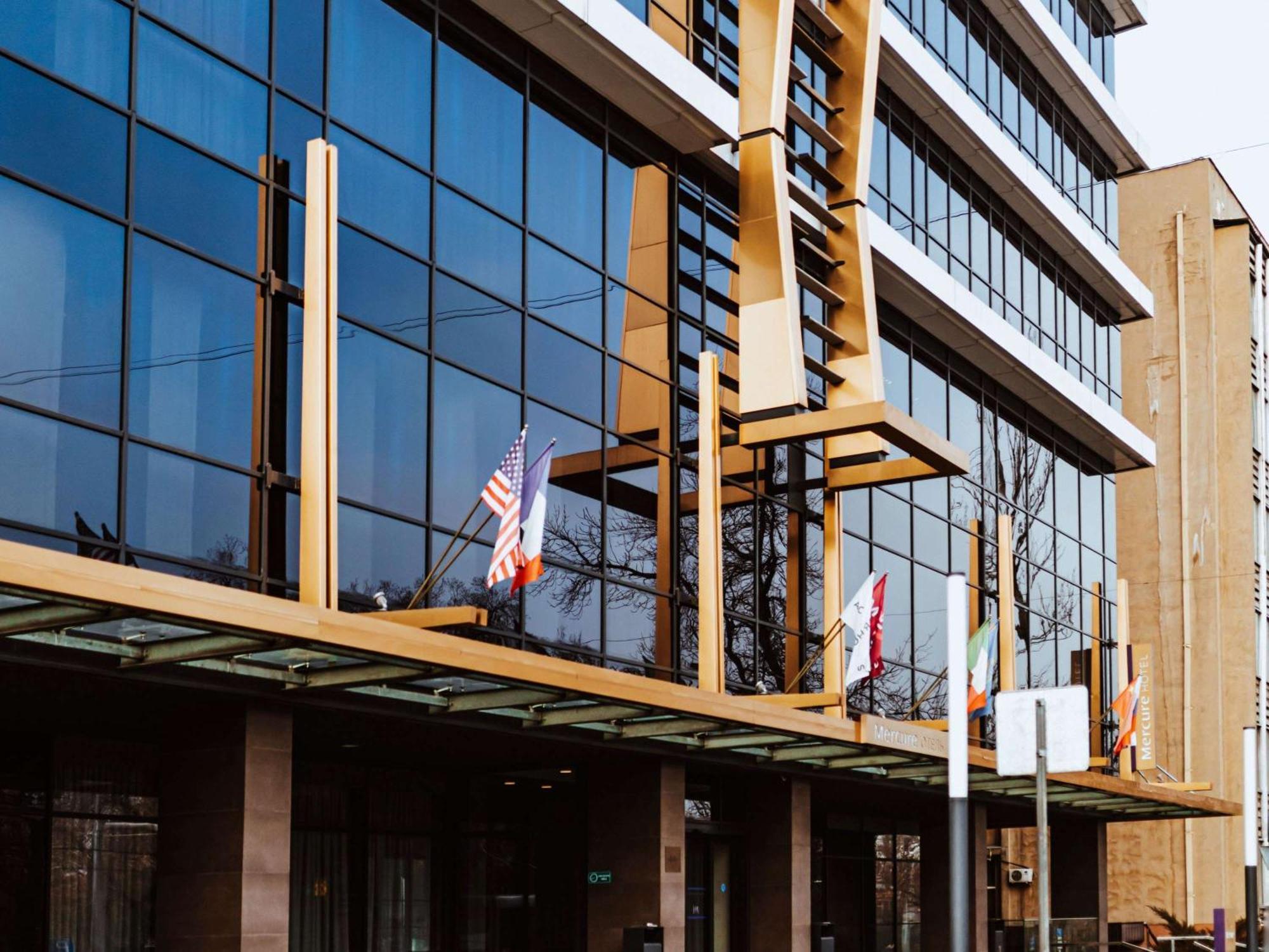 Mercure Almaty City Center Exterior foto